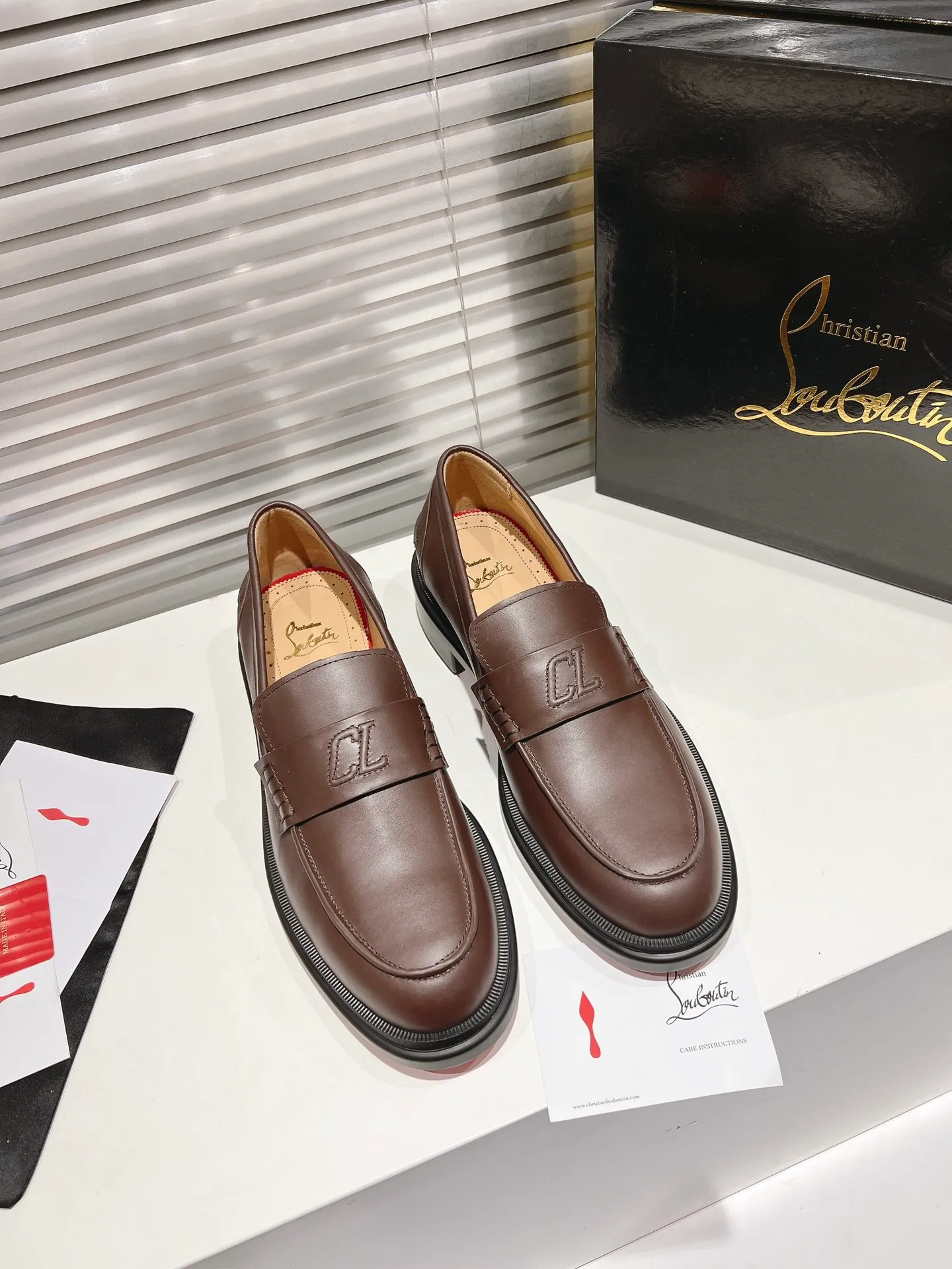 👟👟Ex-factory price 760👟👟 ╔Tire bottom Loaf🆑Black cowhide╗ ·Top version customization·2024𝐬𝐬 𝑪𝒉𝒓𝒊𝒔𝒕𝒊𝒂𝒏 𝑳𝒐𝒖𝒃𝒐𝒖𝒕𝒊𝒏 ▪️No matter the last shape, fabric, diamonds, nails, lining, outsole, they are as close as possible to ZP... ▪️The original sole is specially provided by the original factory ▪️The lining is imported water-dyed cowhide ▪️The private customization time is about 3-7 days —————— Size: Men's 39M-46M